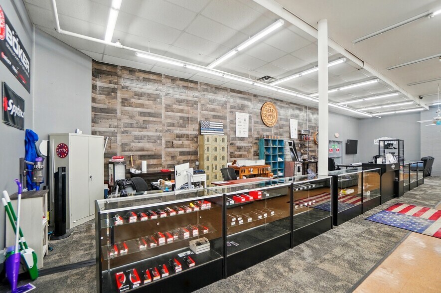 More Photos Of 50 Eswin St, Cincinnati Freestanding For Sale