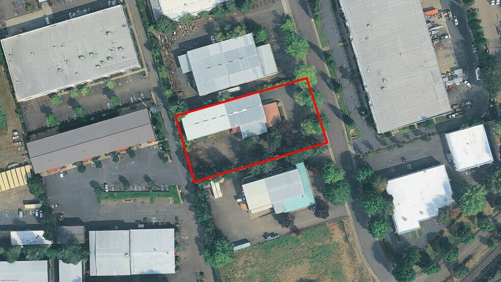 More Photos Of 19635 SW 129th Ave, Tualatin Warehouse For Lease