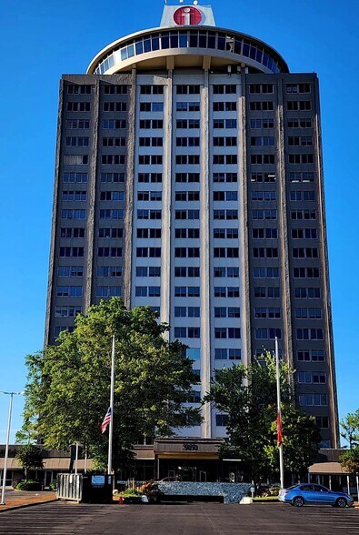 More Photos Of 5050 Poplar Ave, Memphis Office For Lease