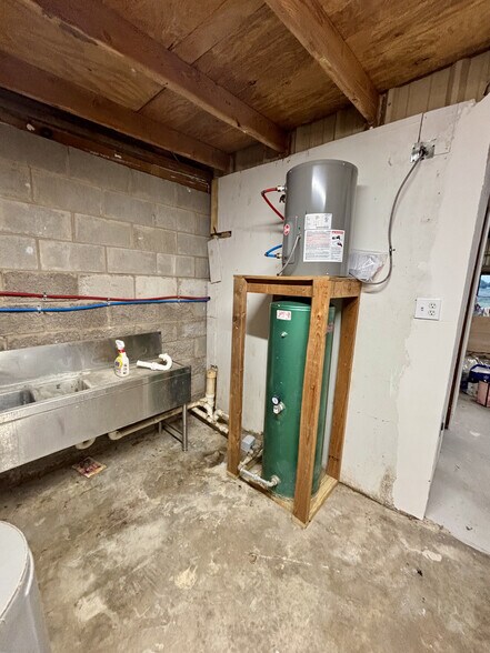 More Photos Of 8380 State Highway 39, Lexington Convenience Store For Sale