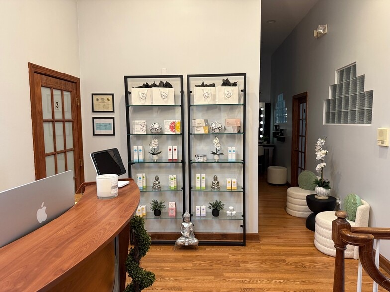 More Photos Of 5-7 Danbury Rd, Wilton Storefront Retail Office For Lease