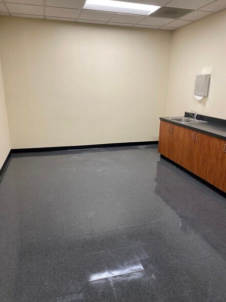 More Photos Of 6715 N Palm Ave, Fresno Office For Lease