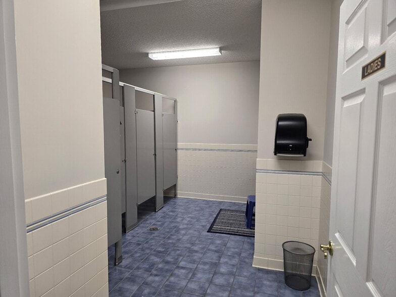 More Photos Of 517 Pleasant Ave, Kannapolis Religious Facility For Sale