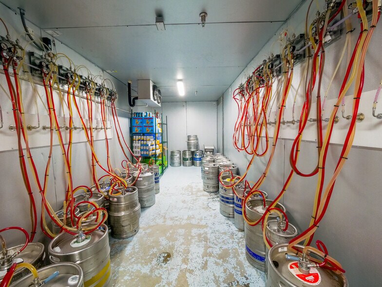 More Photos Of 1355 N Loop 336 E, Conroe Restaurant For Sale