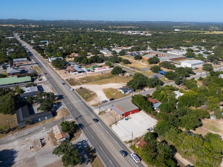 More Photos Of 1301 & 1307 Main St, Blanco Light Distribution For Sale