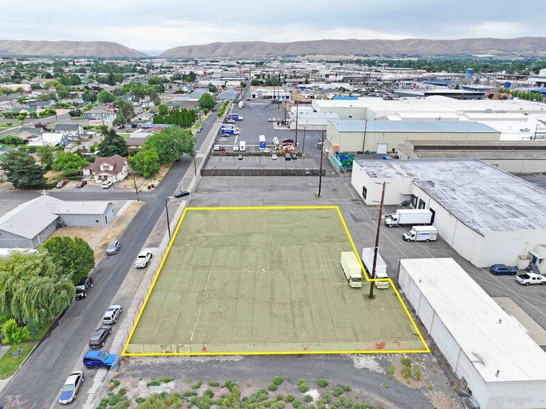 More Photos Of 911 S 3rd St, Yakima Land For Lease
