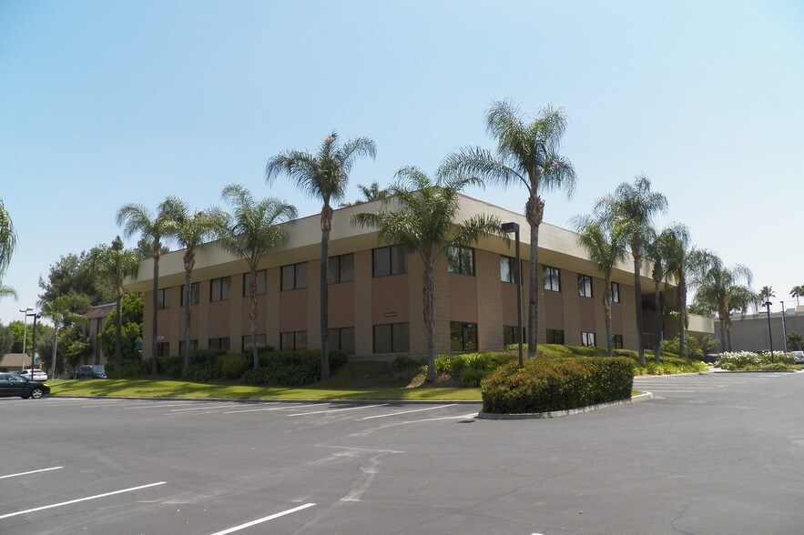 More Photos Of 225 E Airport Dr, San Bernardino Medical For Lease