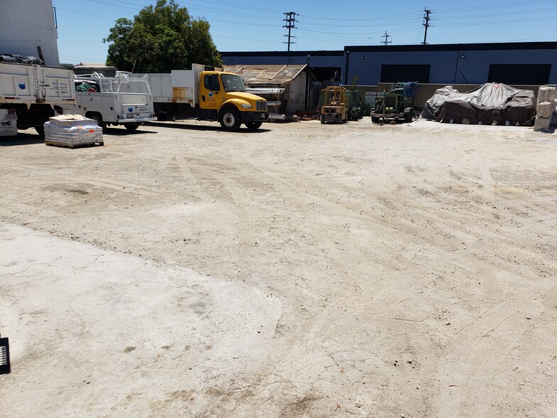 More Photos Of 8761 Amigo Ave, Northridge Land For Lease