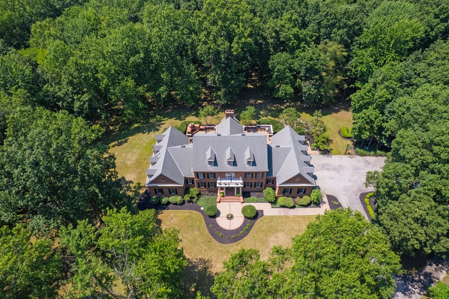 More Photos Of 5455 Plantation Rd, Sunbury Lodge Meeting Hall For Sale