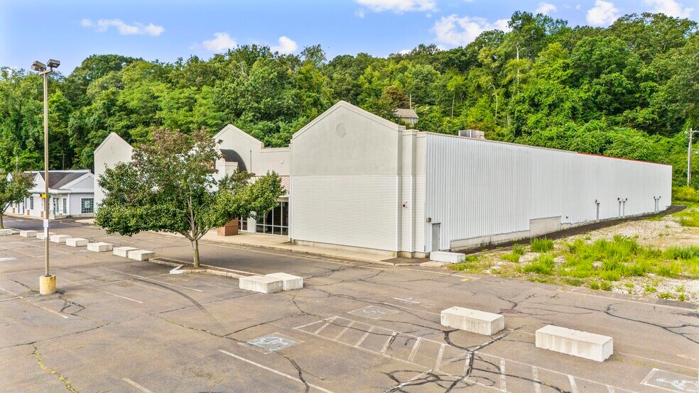 More Photos Of 814-850- Derby Ave, Seymour Unknown For Lease