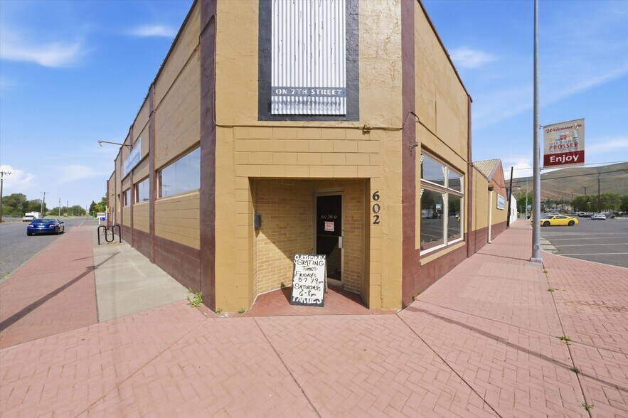 More Photos Of 602 7th St, Prosser Specialty For Sale