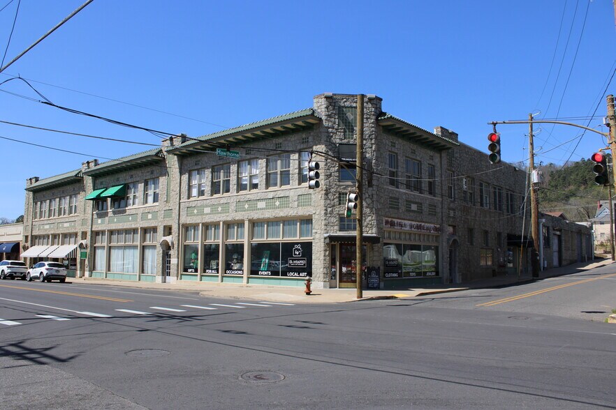 More Photos Of 500 Ouachita Ave, Hot Springs National Park Storefront Retail Office For Sale