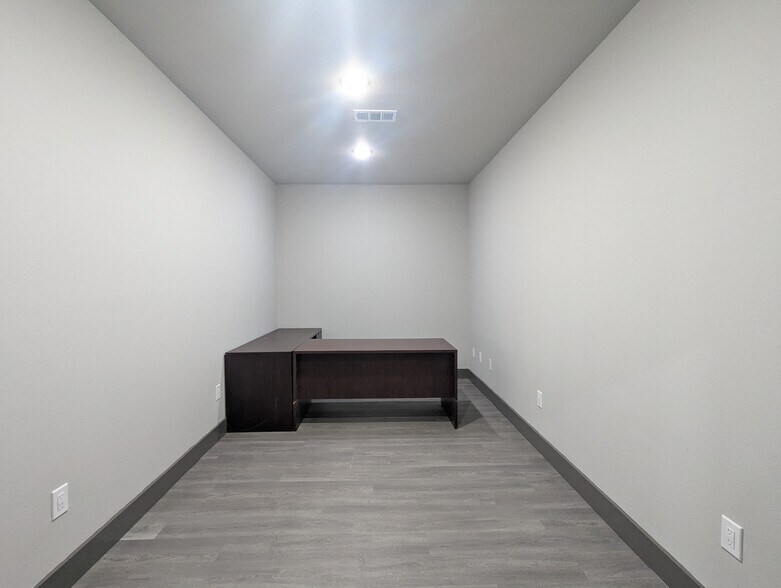 More Photos Of 7245 FM 1006 Rd, Orange Warehouse For Lease