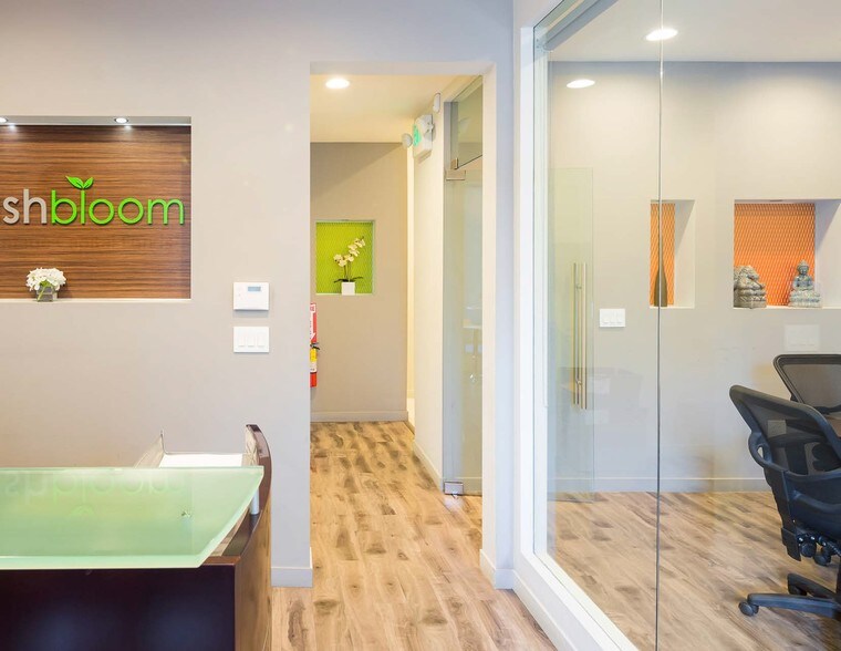 More Photos Of 13263 Ventura Blvd, Studio City Office For Lease