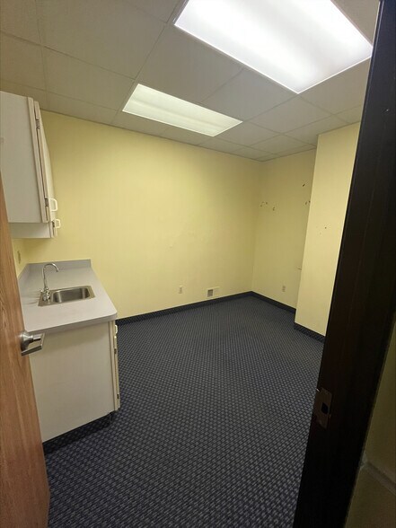 More Photos Of 4154 River Rd, East China Medical For Sale