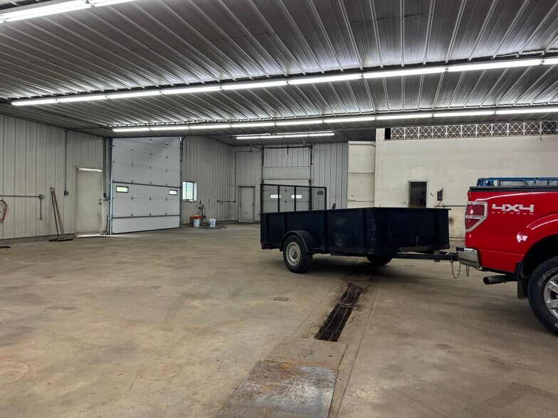More Photos Of 1011 Stoakes Ave, Sioux Falls Industrial For Lease