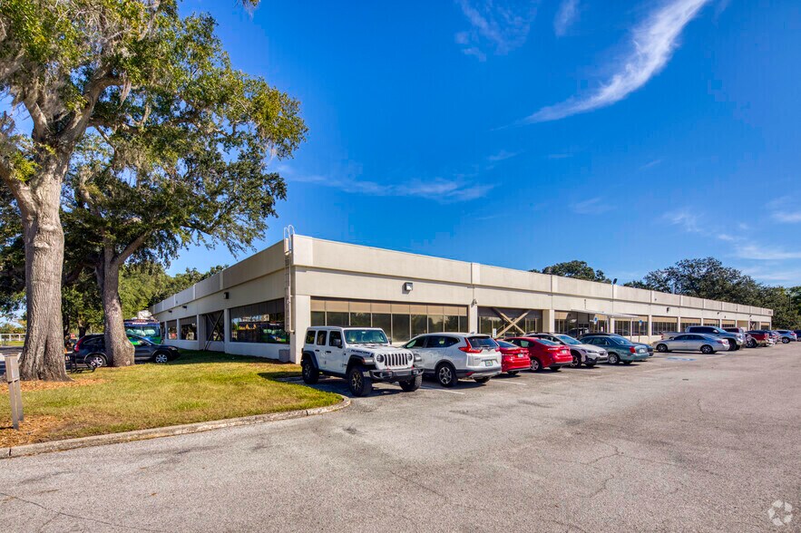 More Photos Of 5710 Hoover Blvd, Tampa Light Distribution For Lease