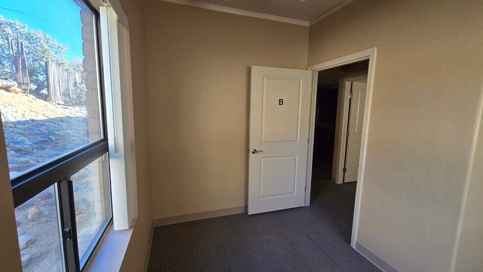 More Photos Of 1202 Willow Creek Rd, Prescott Medical For Sale