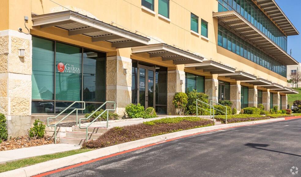 More Photos Of 5441 Babcock Rd, San Antonio Office For Lease