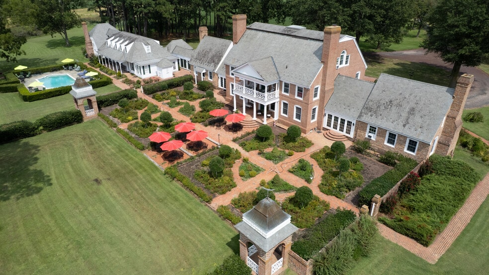 More Photos Of 27999 Coulbourn Creek Rd, Marion Station Hotel For Sale