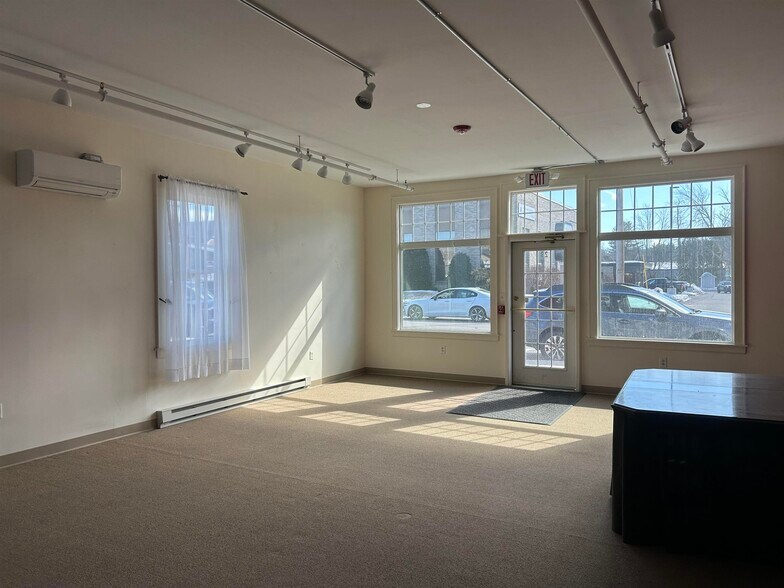 More Photos Of 28 Main Street, Conway Office For Lease