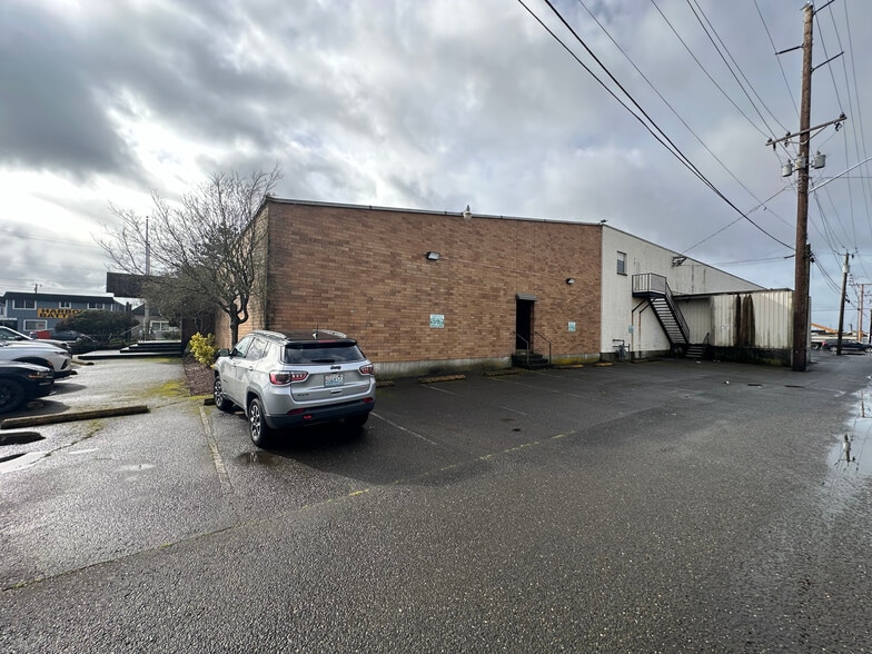 More Photos Of 315 S Michigan St, Aberdeen Office For Sale