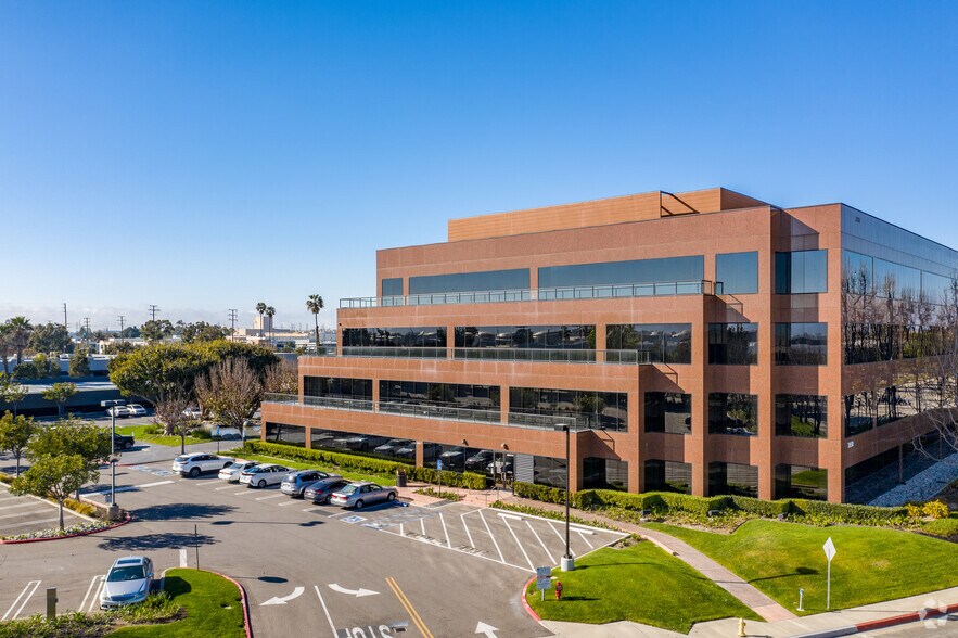 More Photos Of 2050 W 190th St, Torrance Office For Lease