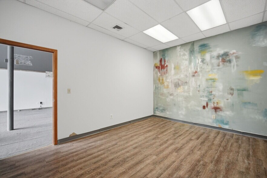 More Photos Of 48 Elm St, Westfield Storefront For Lease