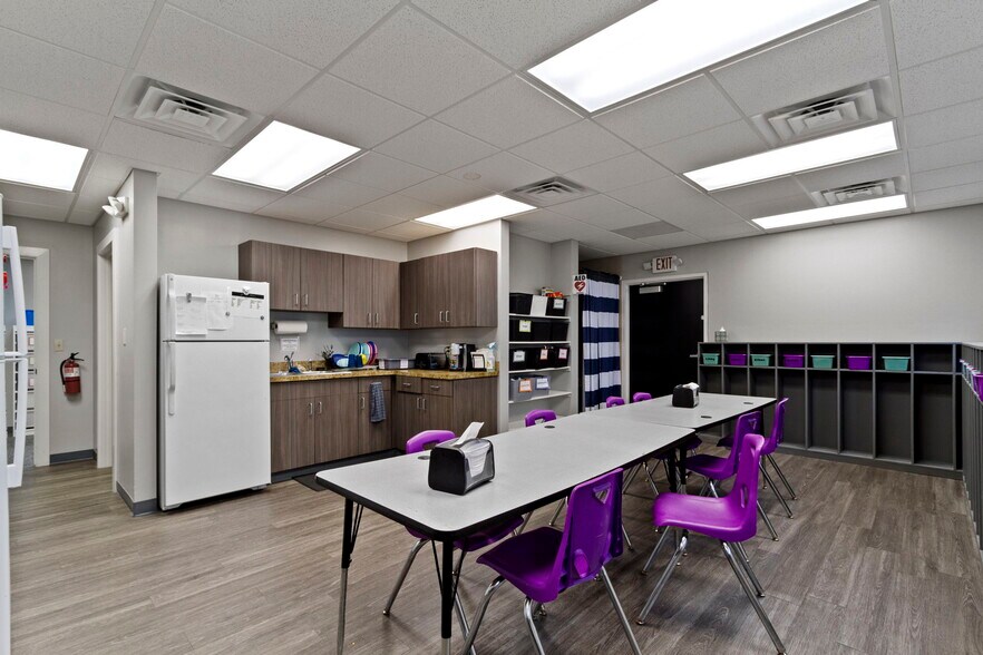 More Photos Of 2134 Holiday Ln, Franklin Medical For Sale