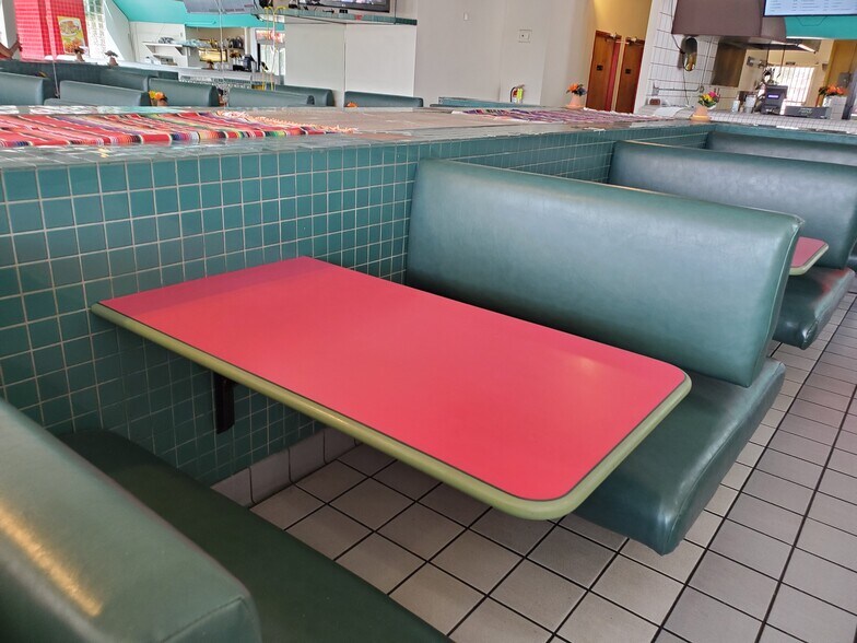 More Photos Of 5901 Gibson Blvd SE, Albuquerque Restaurant For Sale