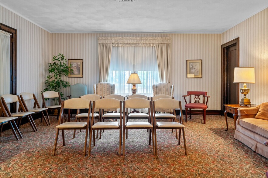 More Photos Of 150 Main St, Johnson City Medical For Sale