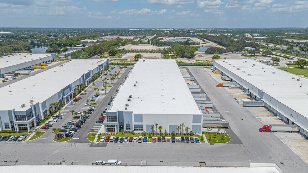 More Photos Of 1620 NW 215th St, Miami Gardens Unknown For Lease