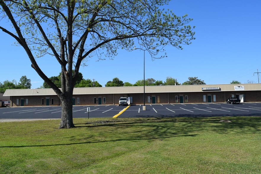5325 Wares Ferry Rd, Montgomery, AL 36109 Flex For Sale