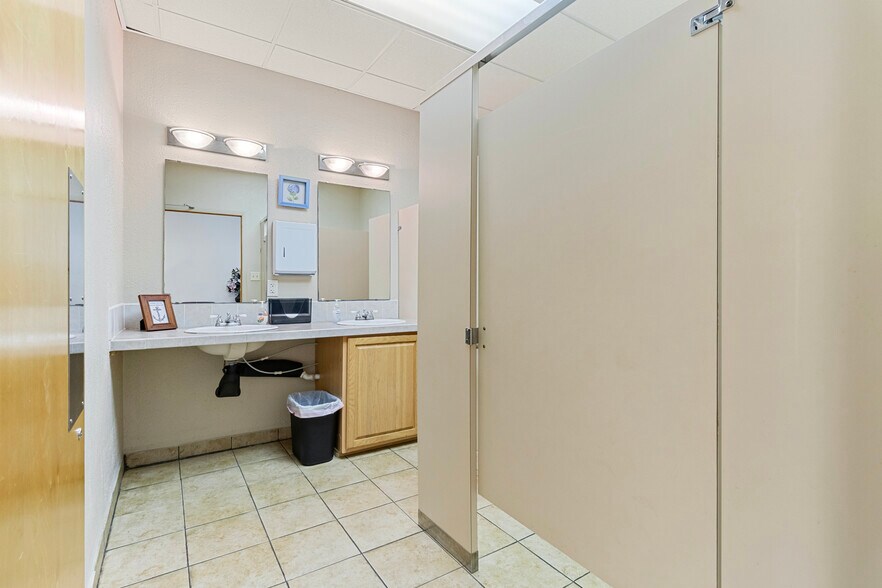 More Photos Of 614 E Jefferson St, Brooksville Office For Sale