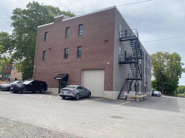 Primary Photo Of 4 Railroad Ave, Wakefield Office For Lease