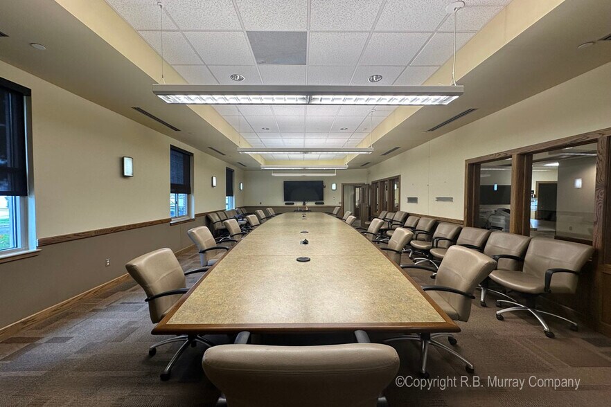 More Photos Of 425 E Trafficway St, Springfield Office For Sale