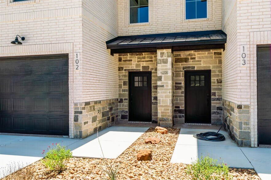 More Photos Of 1540 W Long St, Stephenville Apartments For Sale