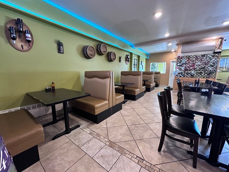 More Photos Of 1454 S Cushman St, Fairbanks General Retail For Sale