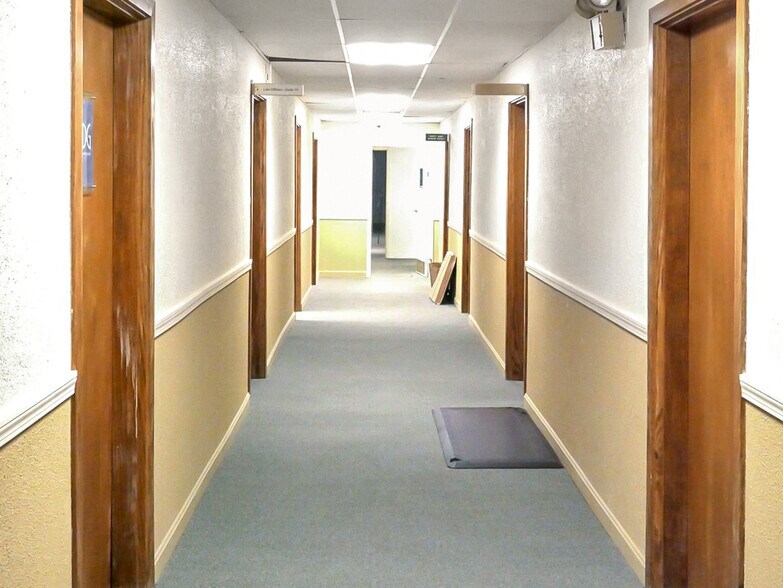 More Photos Of 481 Great Rd, Acton Unknown For Lease