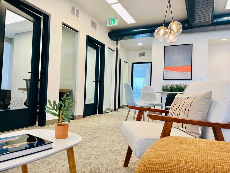 More Photos Of 4045 S Broadway, Englewood Coworking Space