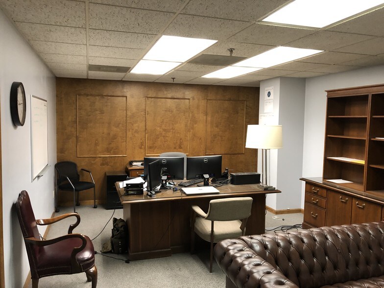 More Photos Of 999 Bedford Rd, North Kansas City Warehouse For Lease