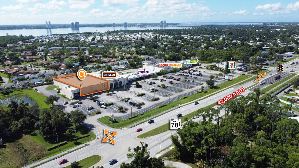 More Photos Of 5660 Bayshore Rd, North Fort Myers General Retail For Lease