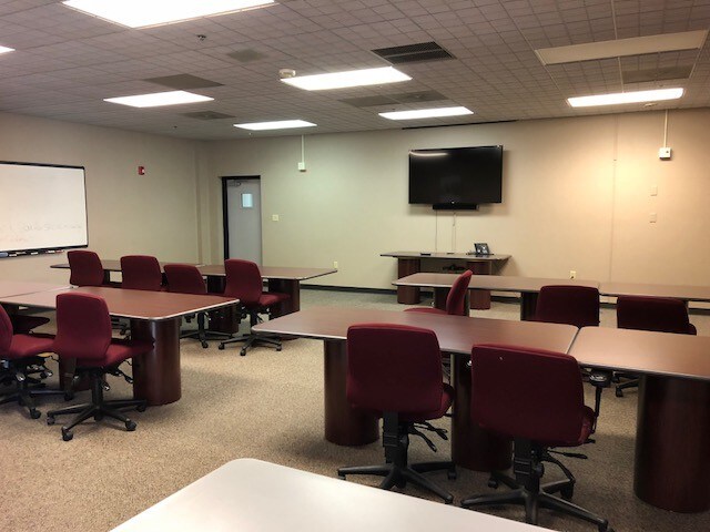 More Photos Of 3040 Industry Dr, Lancaster Flex For Sale