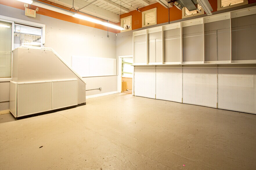 More Photos Of 15 Shaw St, Fall River Manufacturing For Lease