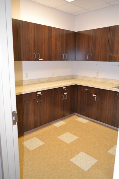 More Photos Of 17966 N Tamiami Trl, North Fort Myers Storefront Retail Office For Lease