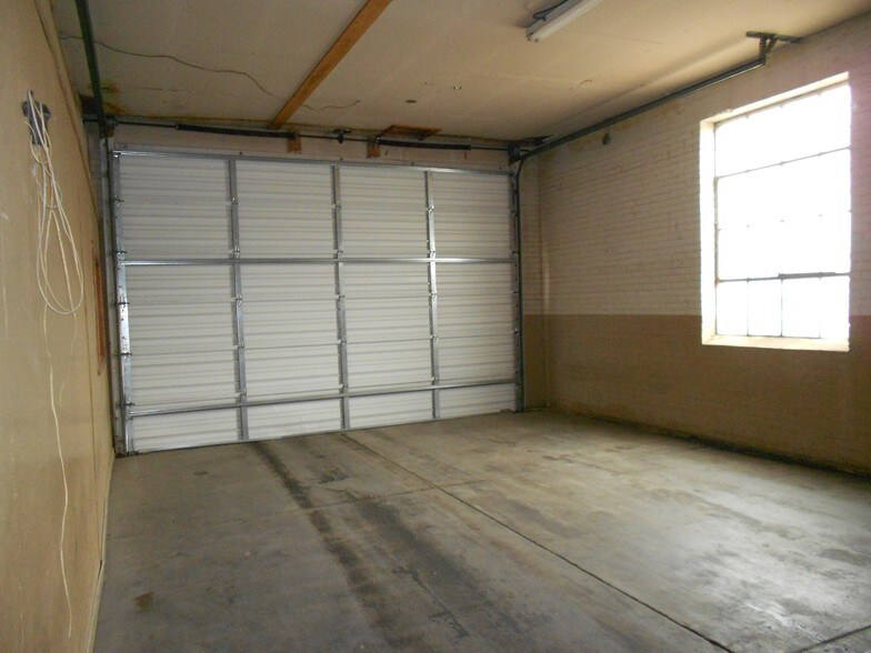 More Photos Of 218 Elm St, Abilene Flex For Sale