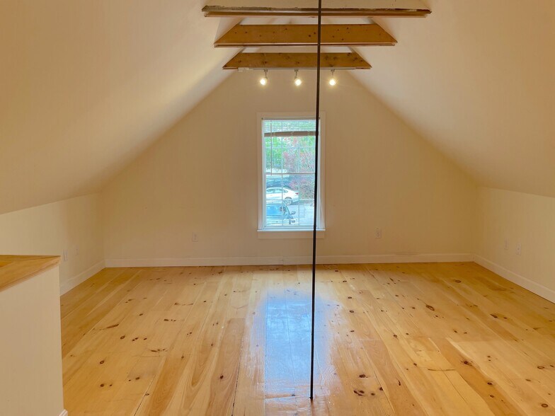 More Photos Of 426 Middle St, Portsmouth Office Residential For Lease