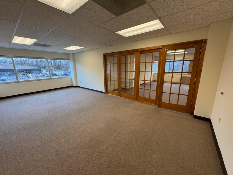 More Photos Of 1 Corwin Ct, Newburgh Medical For Lease