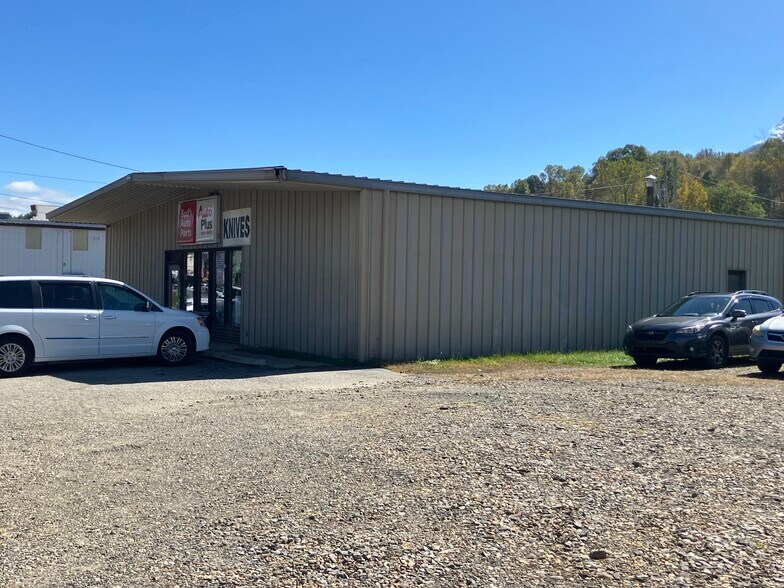 Primary Photo Of 722 E Main St, Burnsville General Retail For Sale