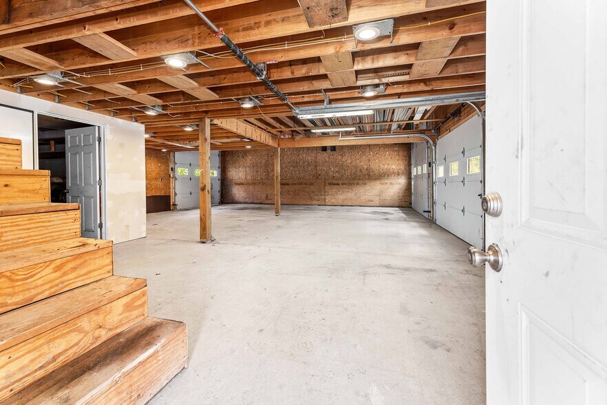 More Photos Of 429 Fairchance Rd., Morgantown Warehouse For Lease